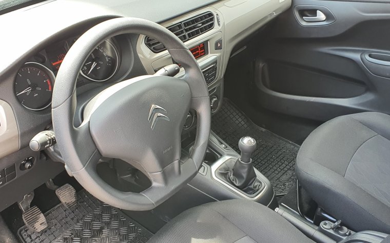 Citroen C-Elysee компактен