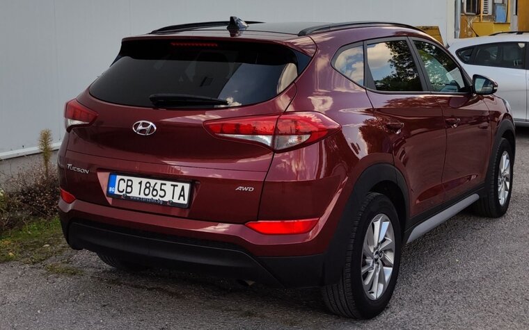 Hyundai Tucson автоматик 4x4 Джипове