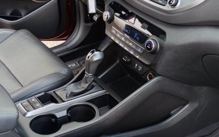 Hyundai Tucson автоматик 4x4 Джипове